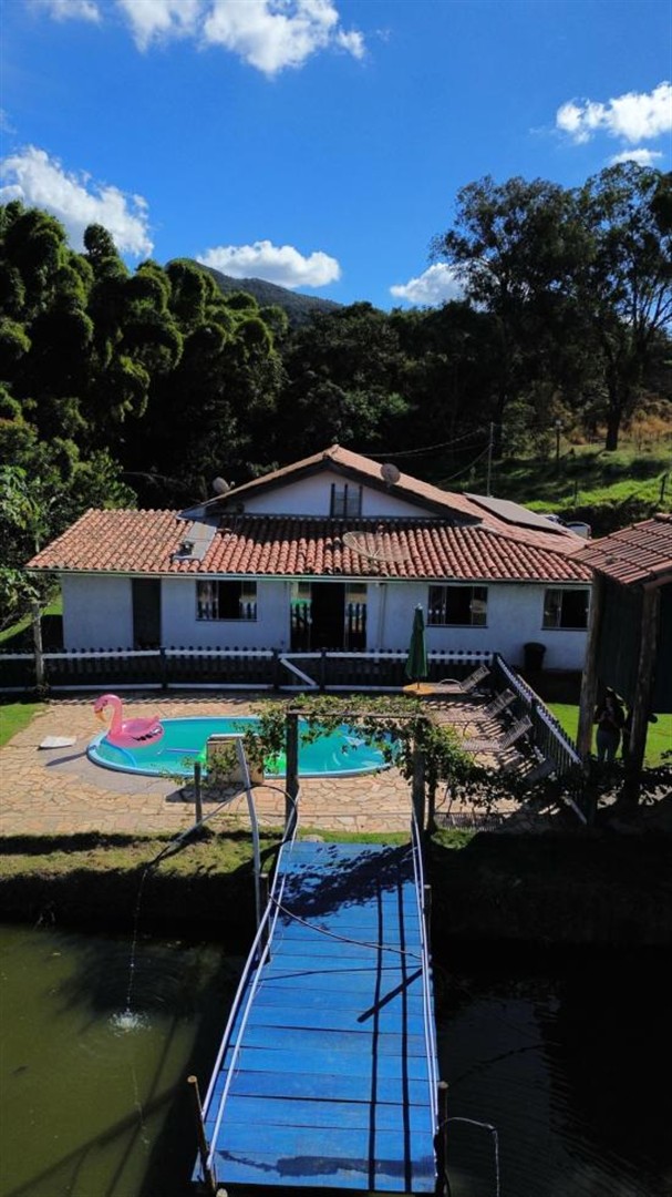 sitio-venda-mobiliado-2-hectares-casa-4-quartos-+-2-chales-capitolio-mg-a-500-metros-da-cachoeira-do-lobo-1143680